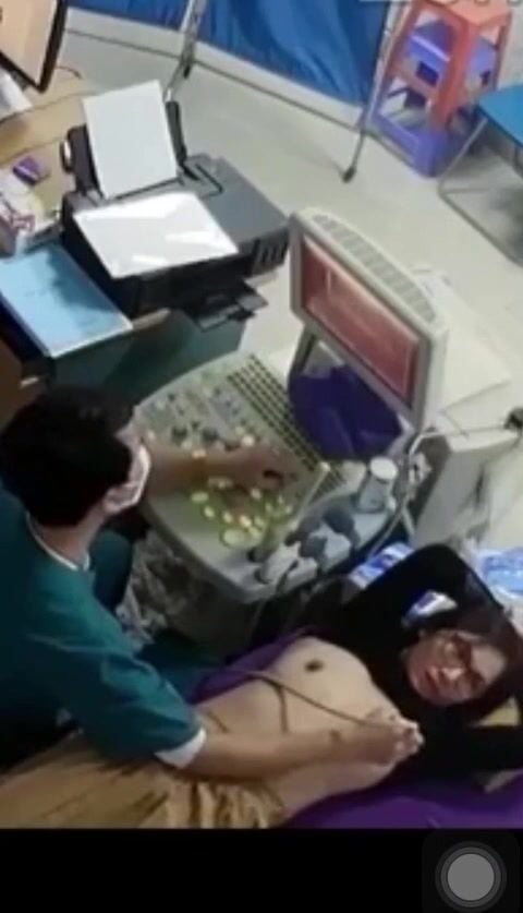 MBBG đi khám lồn